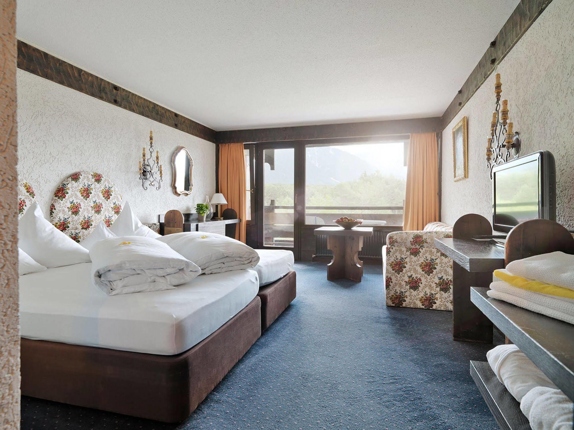 Kaysers Tirolresort - Wohlfuehlhotel Fuer Erwachsene Mieming Esterno foto